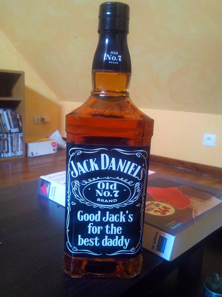 personnalisation bouteille étiquette whisky jack daniel's