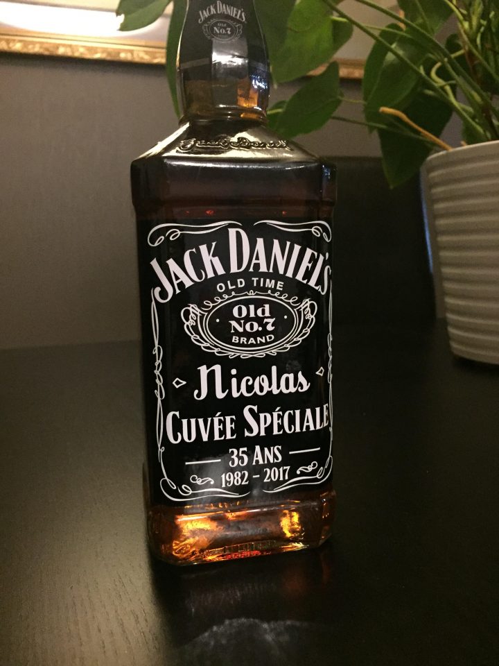 Personnalisé Bouteille 1Ltr Label Whiskey Jack Daniels Inspiré Noir & Miel